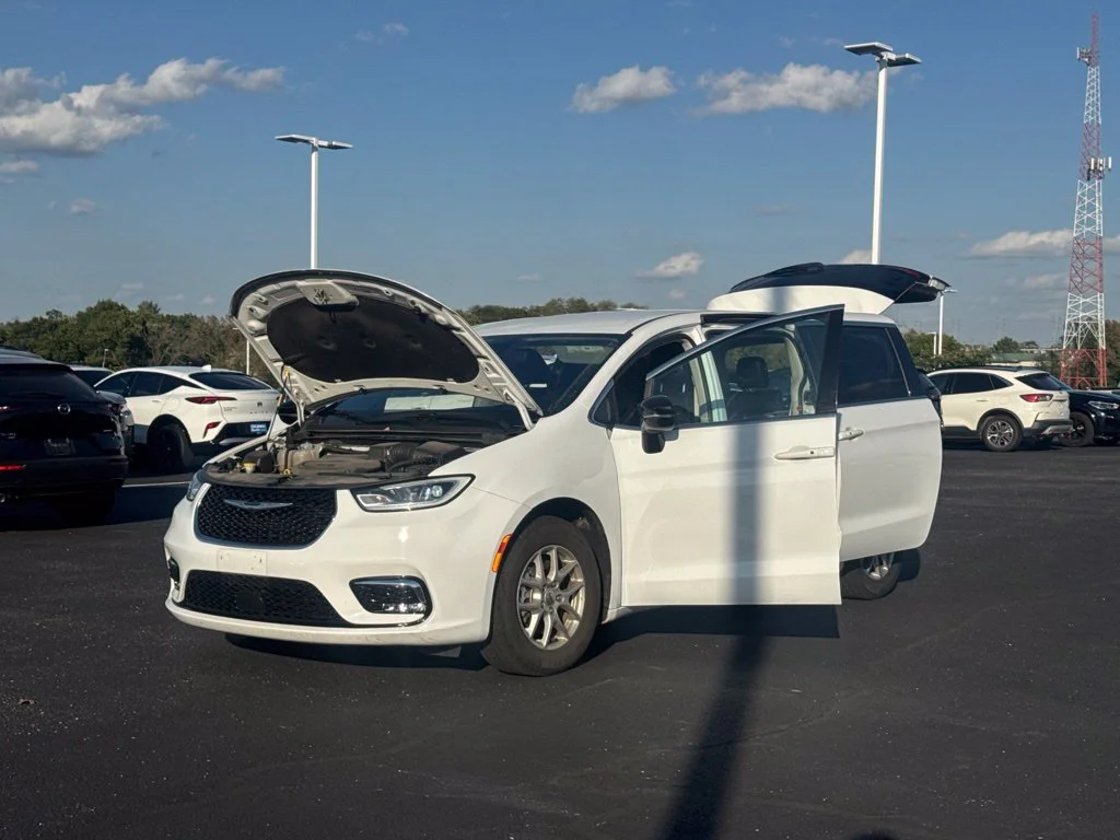 Used 2024 White Chrysler Touring L image 21