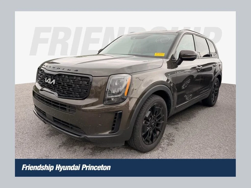 Used 2022 Green Kia EX image 1