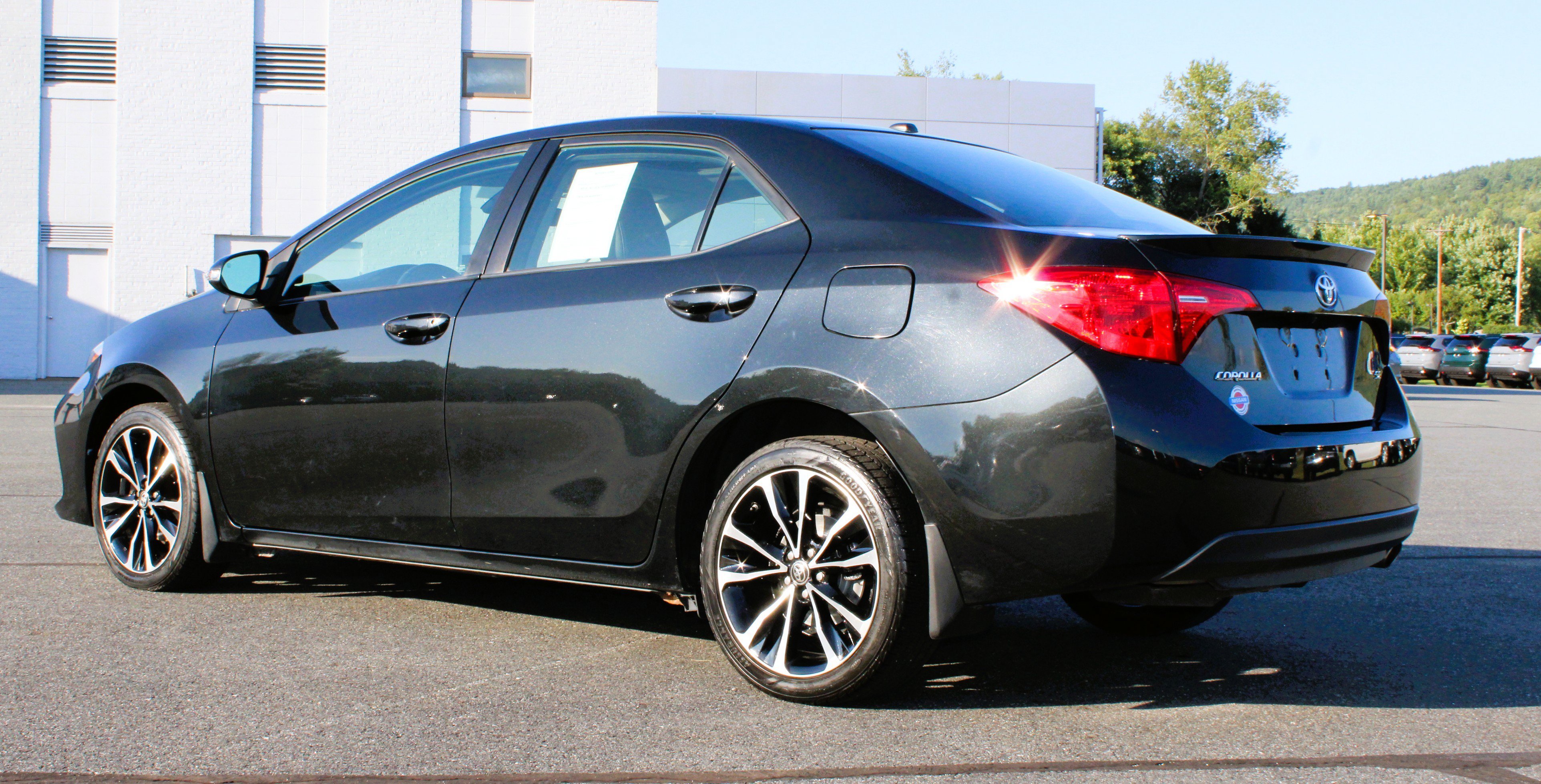 Used 2018 Black Toyota  image 12