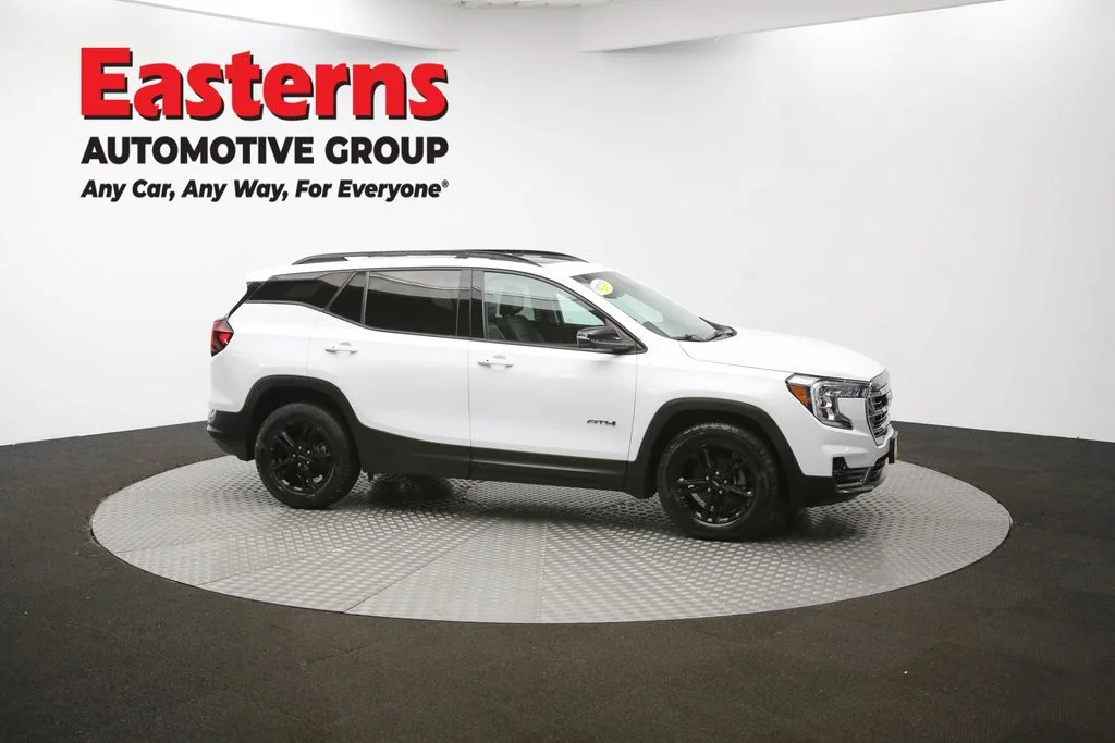 Used 2022 White GMC AT4 image 49