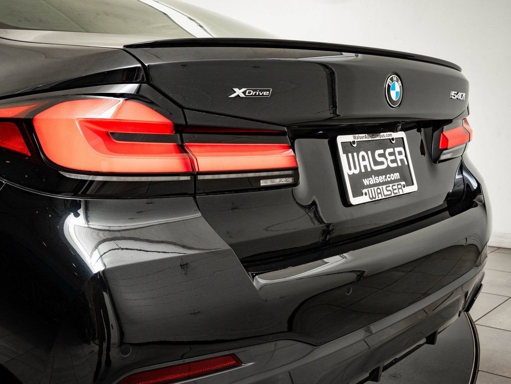 Used 2023 Black Sapphire Metallic BMW 540i xDrive image 19