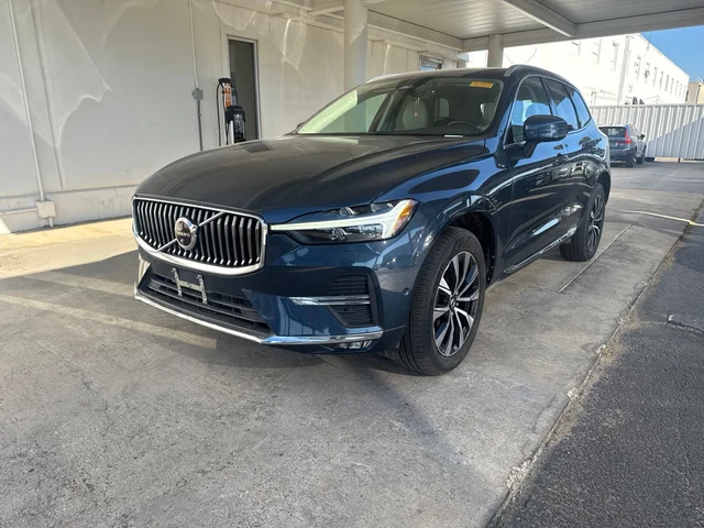 2023 Volvo XC60 B5 Plus Bright Theme