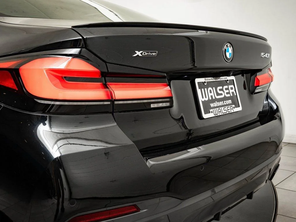 Used 2023 Black Sapphire Metallic BMW 540i xDrive image 19