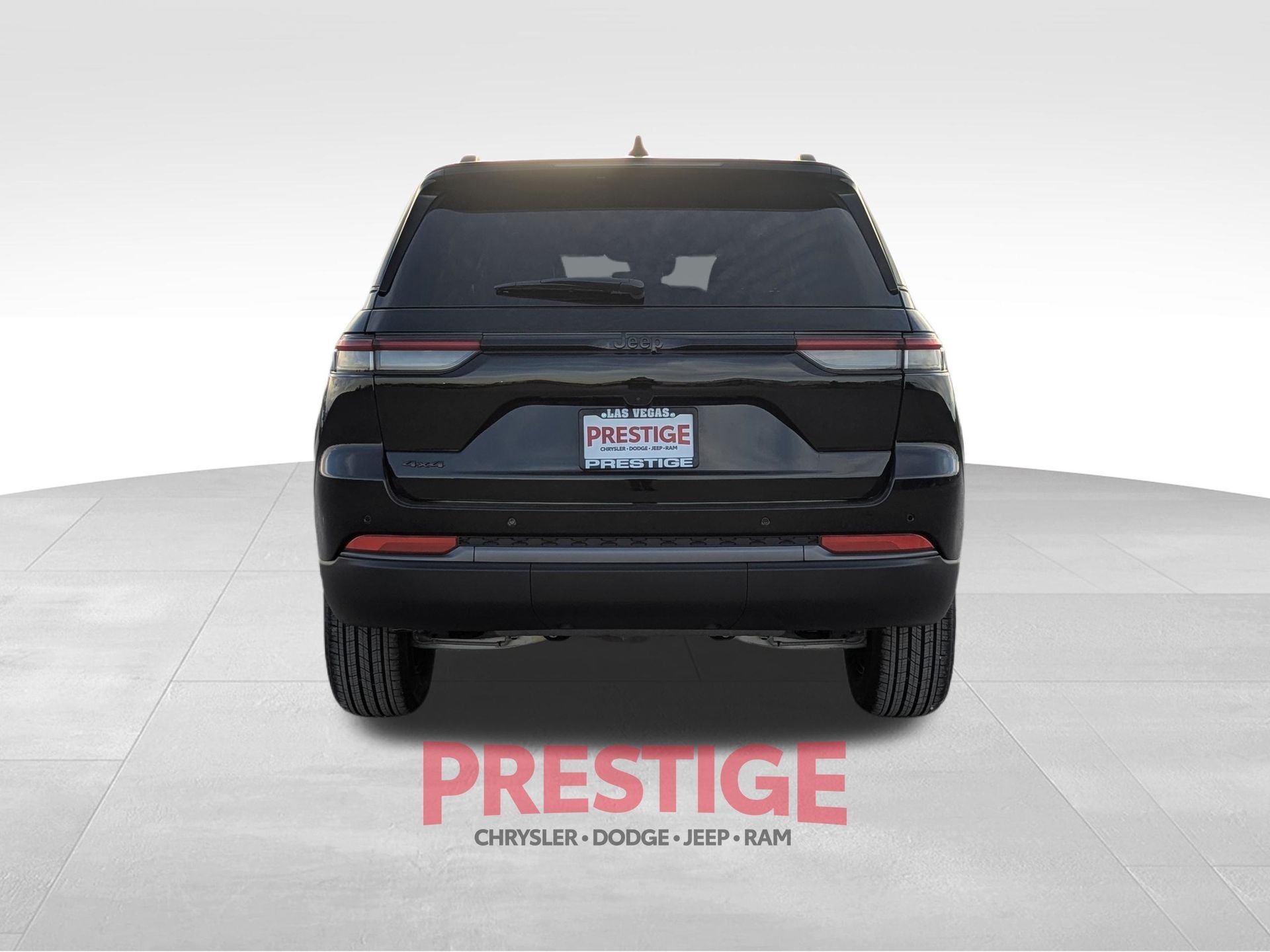 New 2026 Diamond Black Crystal Pearl-Coat Exterior Paint Jeep Altitude image 6