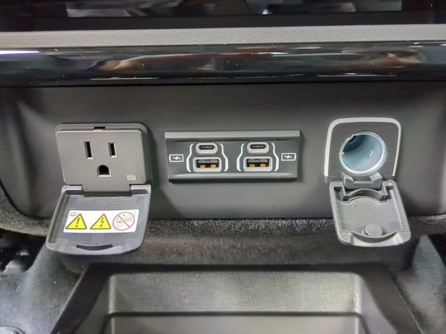 New 2026 Silver-Zynith Exterior Paint Jeep Limited Altitude image 18