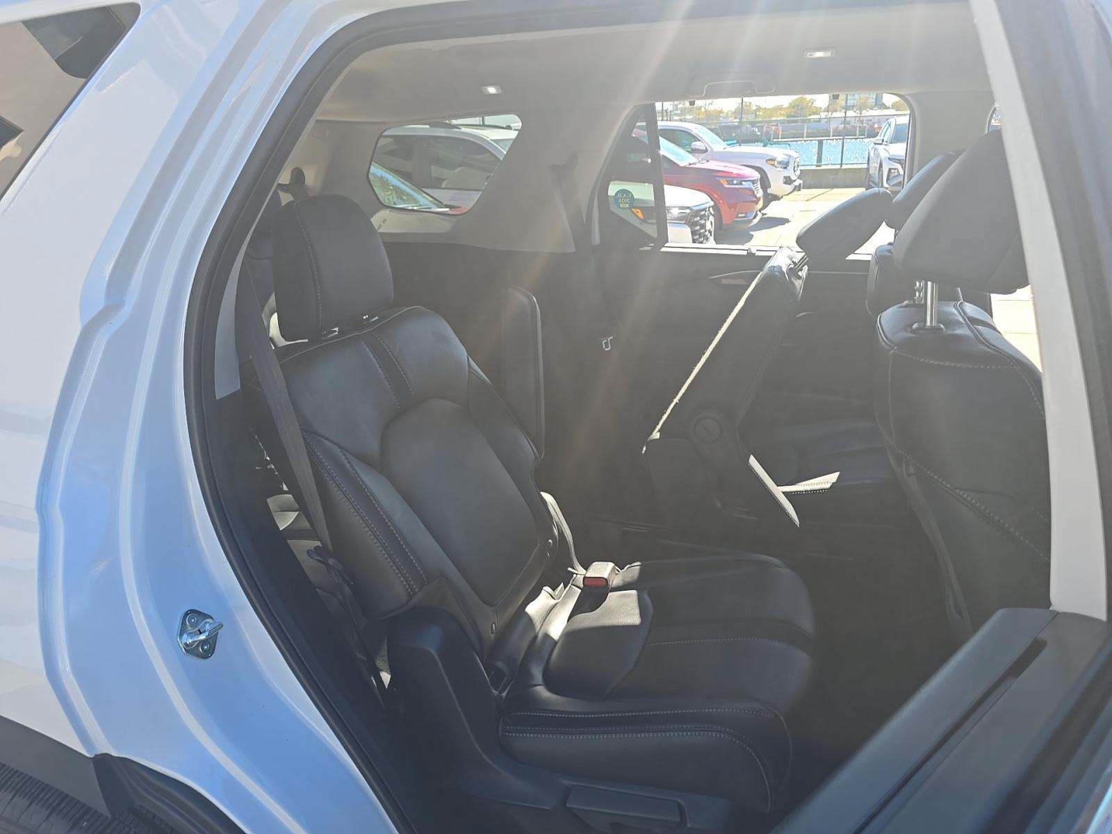 Certified Used 2023 Platinum White Pearl Honda EX-L 7 Passenger image 13