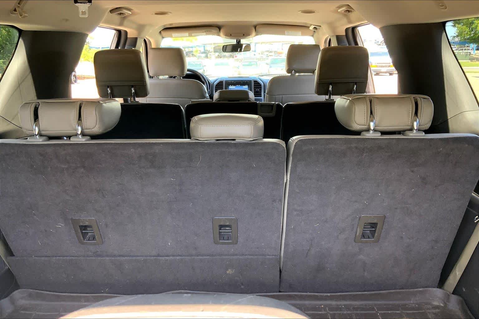 Used 2018 White Platinum Metallic Tri-Coat Ford XLT image 34