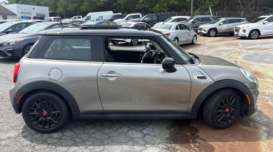 Used 2020 Silver MINI  image 2
