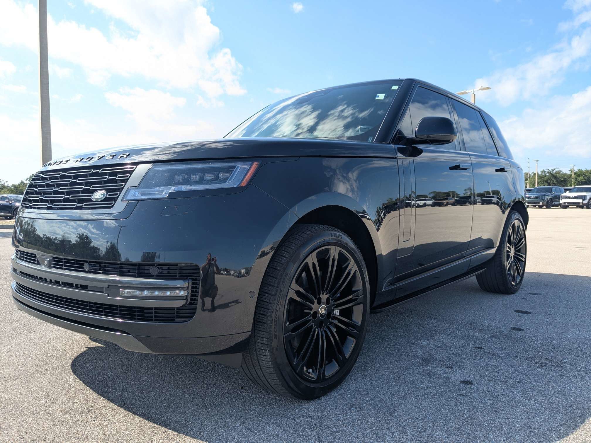 Used 2025 Santorini Black Metallic Land Rover SE image 9