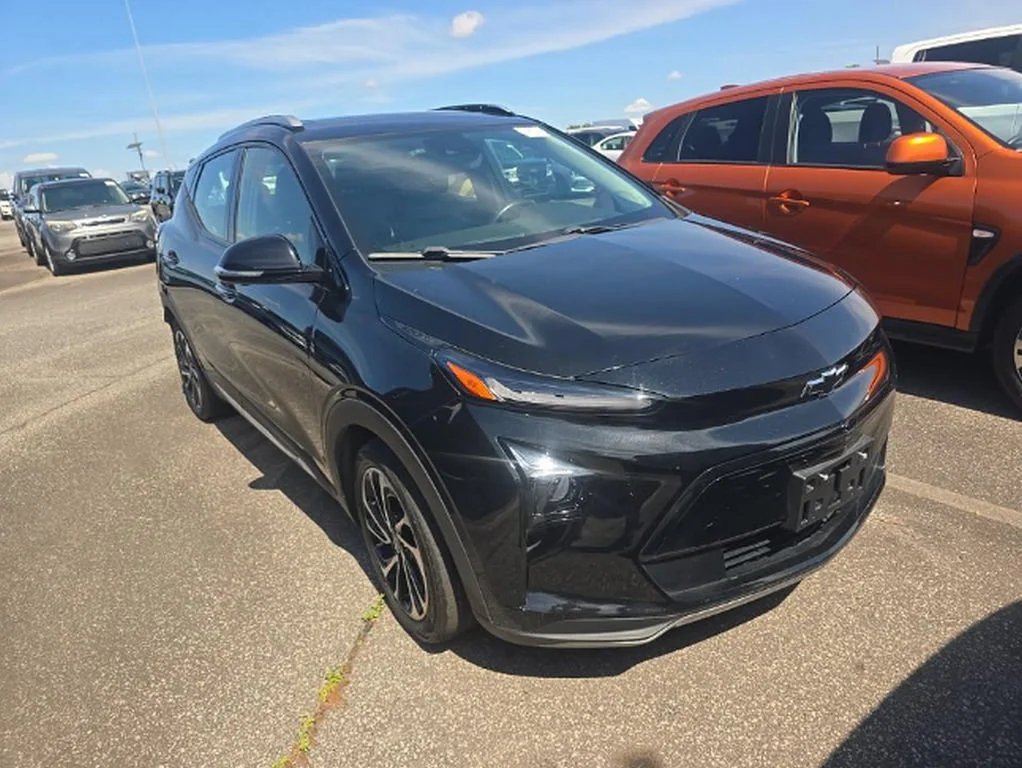 Used 2023 Chevrolet Bolt EUV Premier with VIN 1G1FZ6S06P4110496 for sale in Bedford, OH