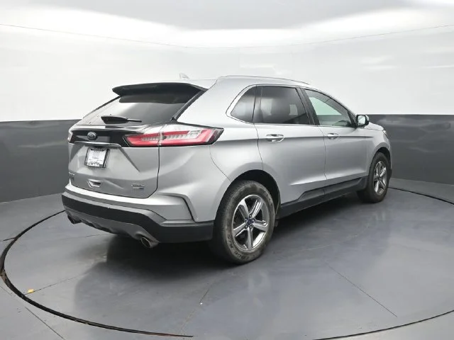 Used 2019 Silver Ford SEL image 10