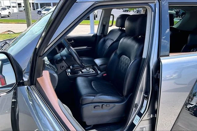 Used 2023 Gray Nissan Platinum image 18