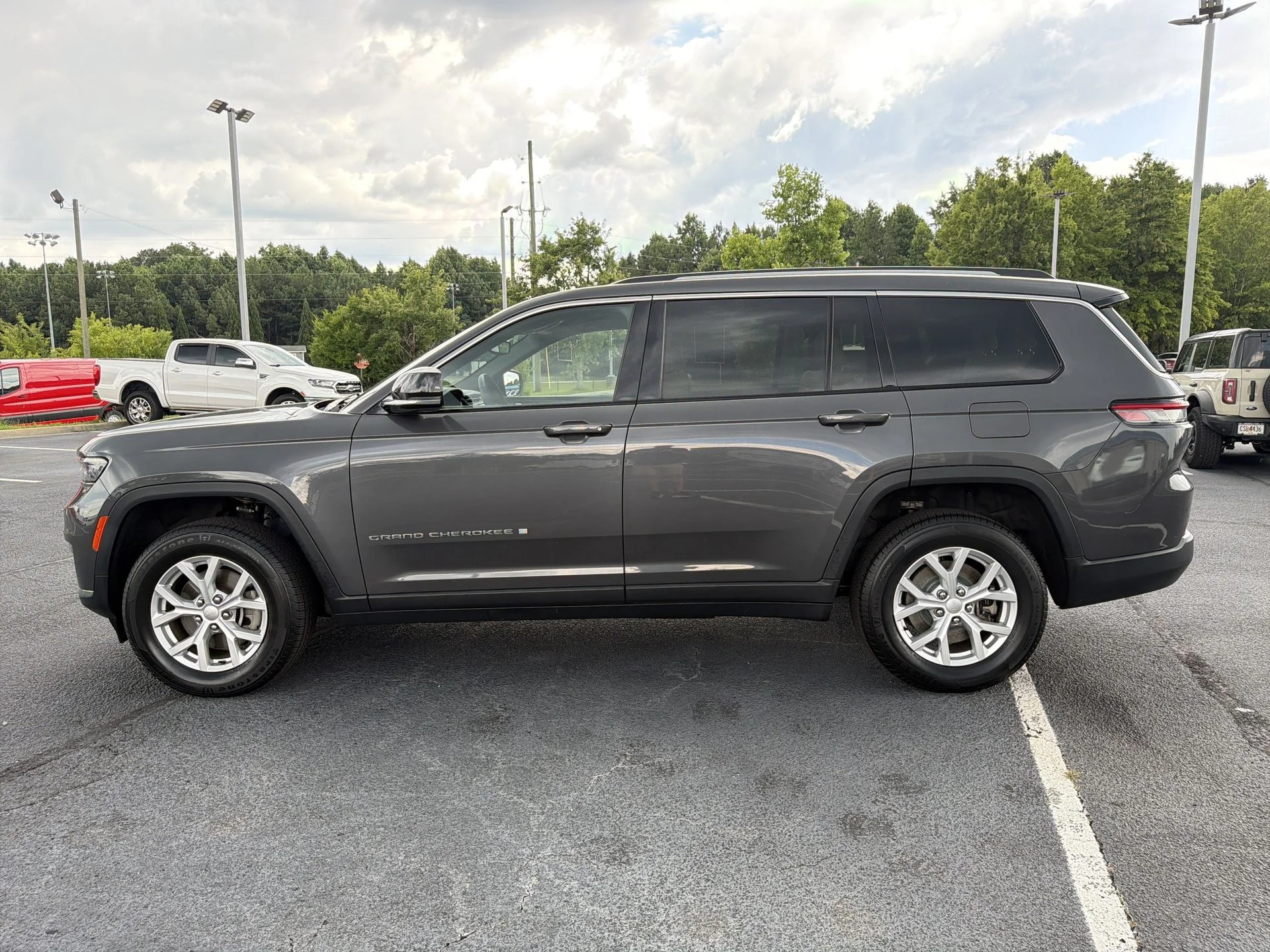 Certified Used 2023 Metallic Jeep Limited image 25