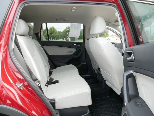 Used 2018 Cardinal Red Metallic Volkswagen 2.0T SE image 19