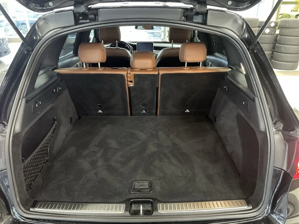 Used 2019  Mercedes-Benz 4MATIC SUV   No Accident History   Local BC   Low image 32
