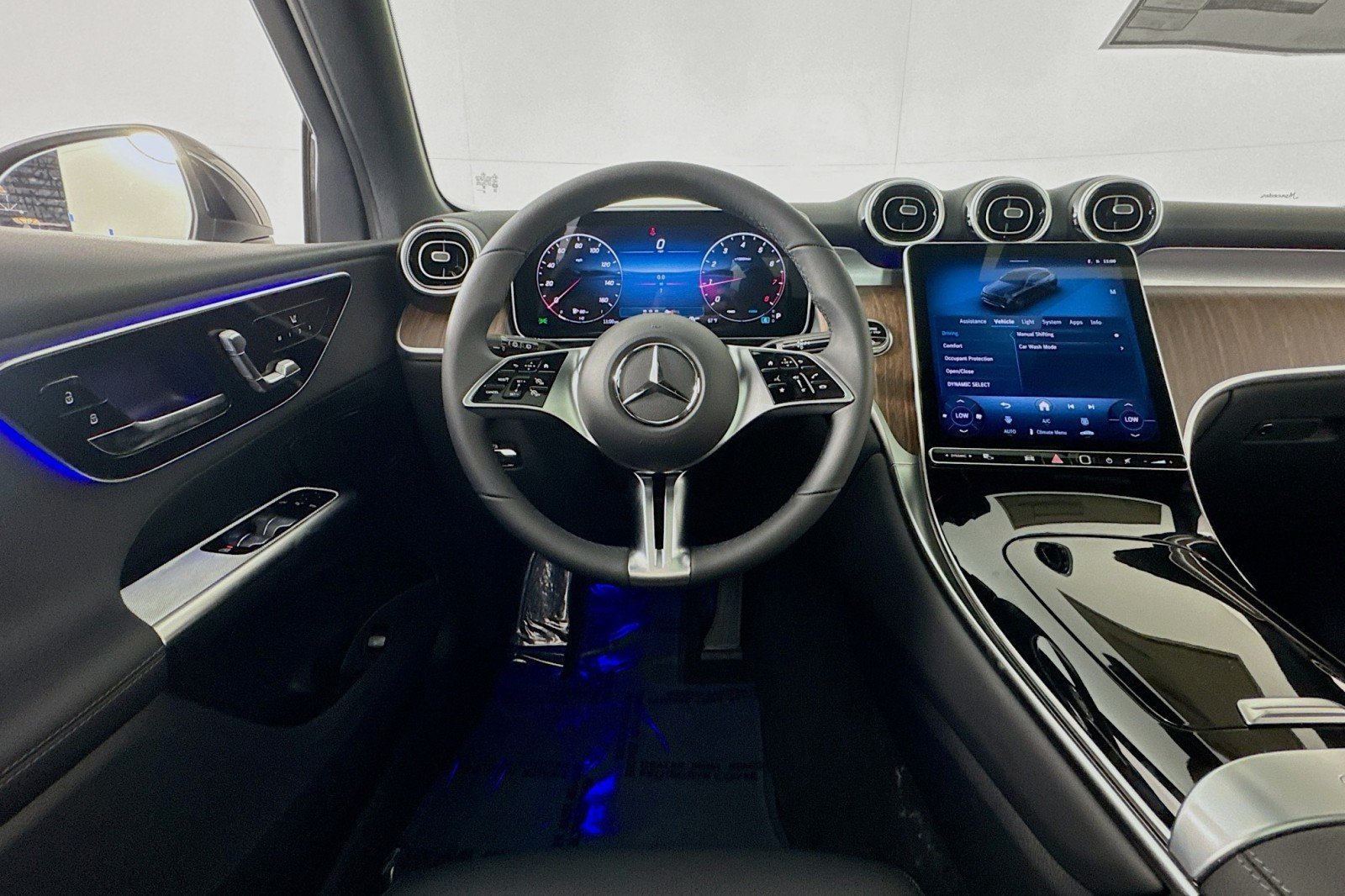 New 2026 Black Mercedes-Benz GLC 300 4MATIC® SUV image 4