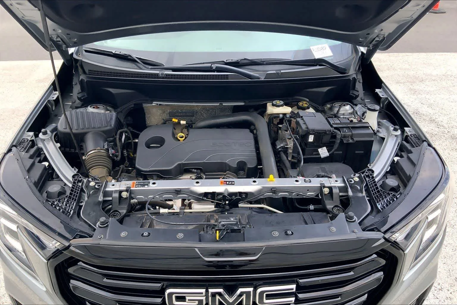 Used 2023 Sterling Metallic GMC SLE image 9