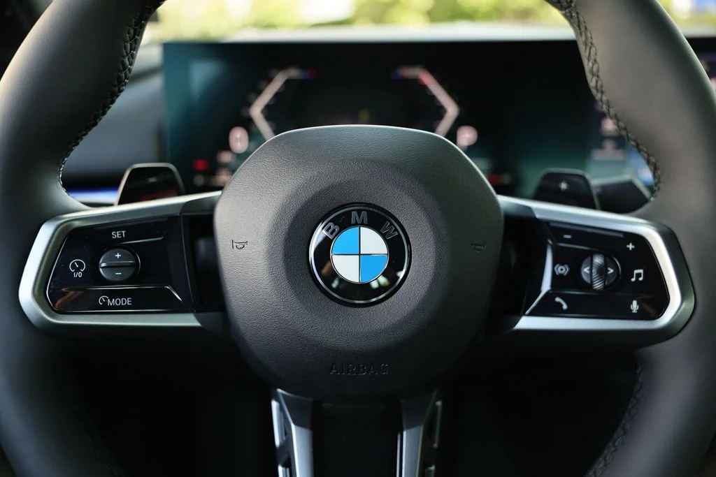 Used 2027 Carbon Black Metallic BMW 530i xDrive image 32