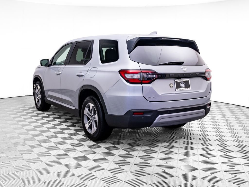 Certified Used 2025 Lunar Silver Metallic Honda AWD EX-L image 4