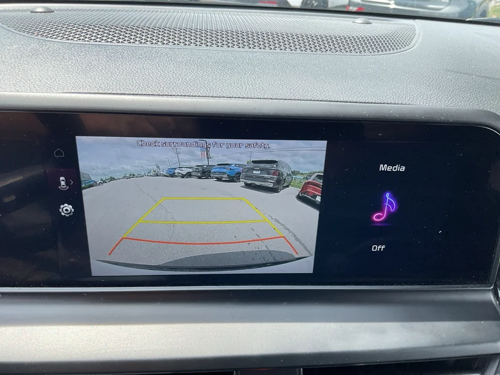 Used 2024 Clear White/Black Roof Kia S image 20