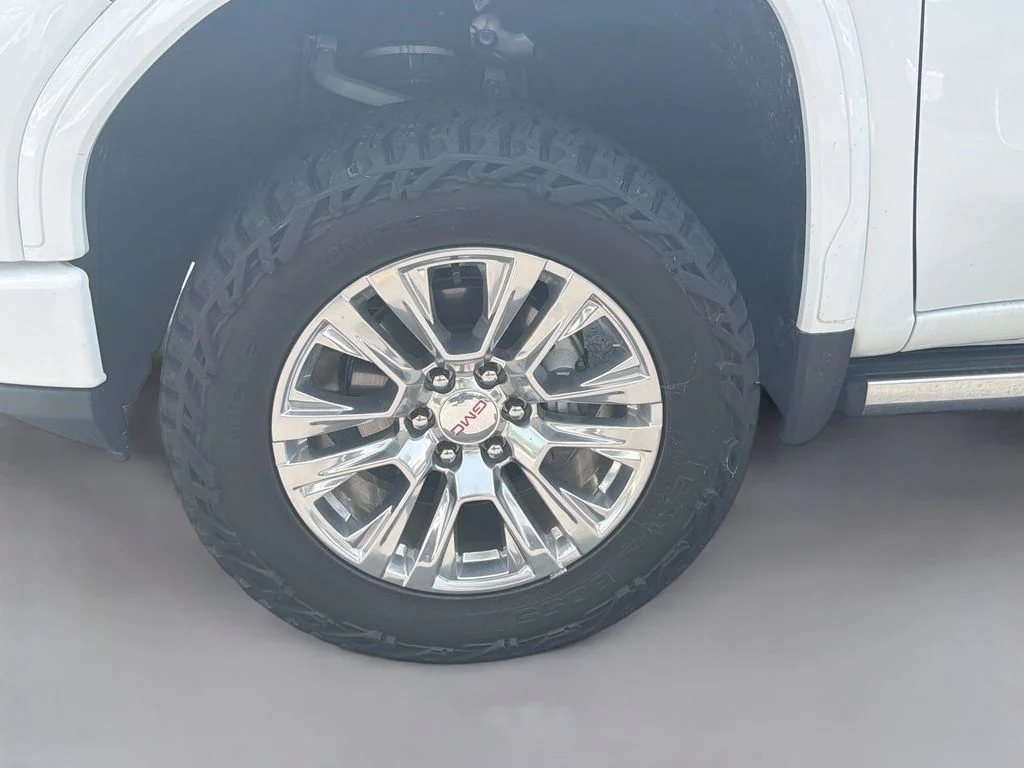 Used 2023 White GMC Denali image 35