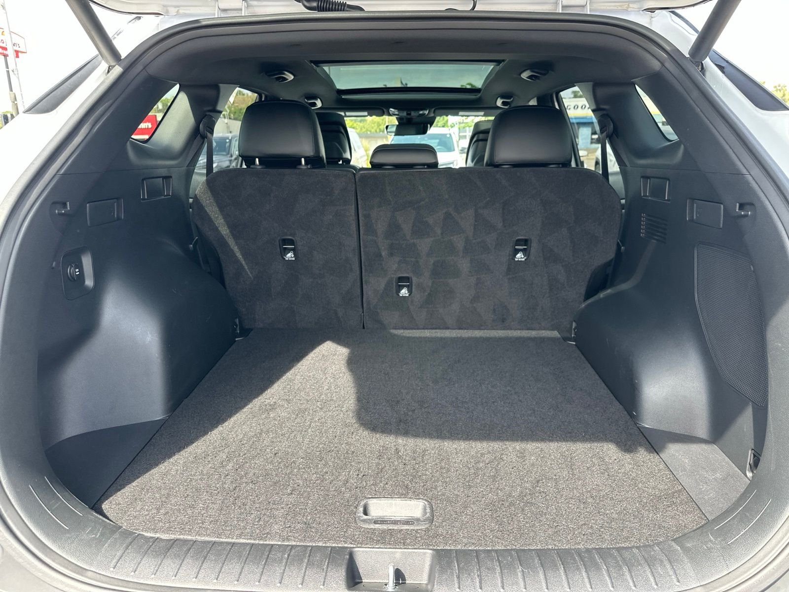 Used 2023 White Kia X-Pro image 29