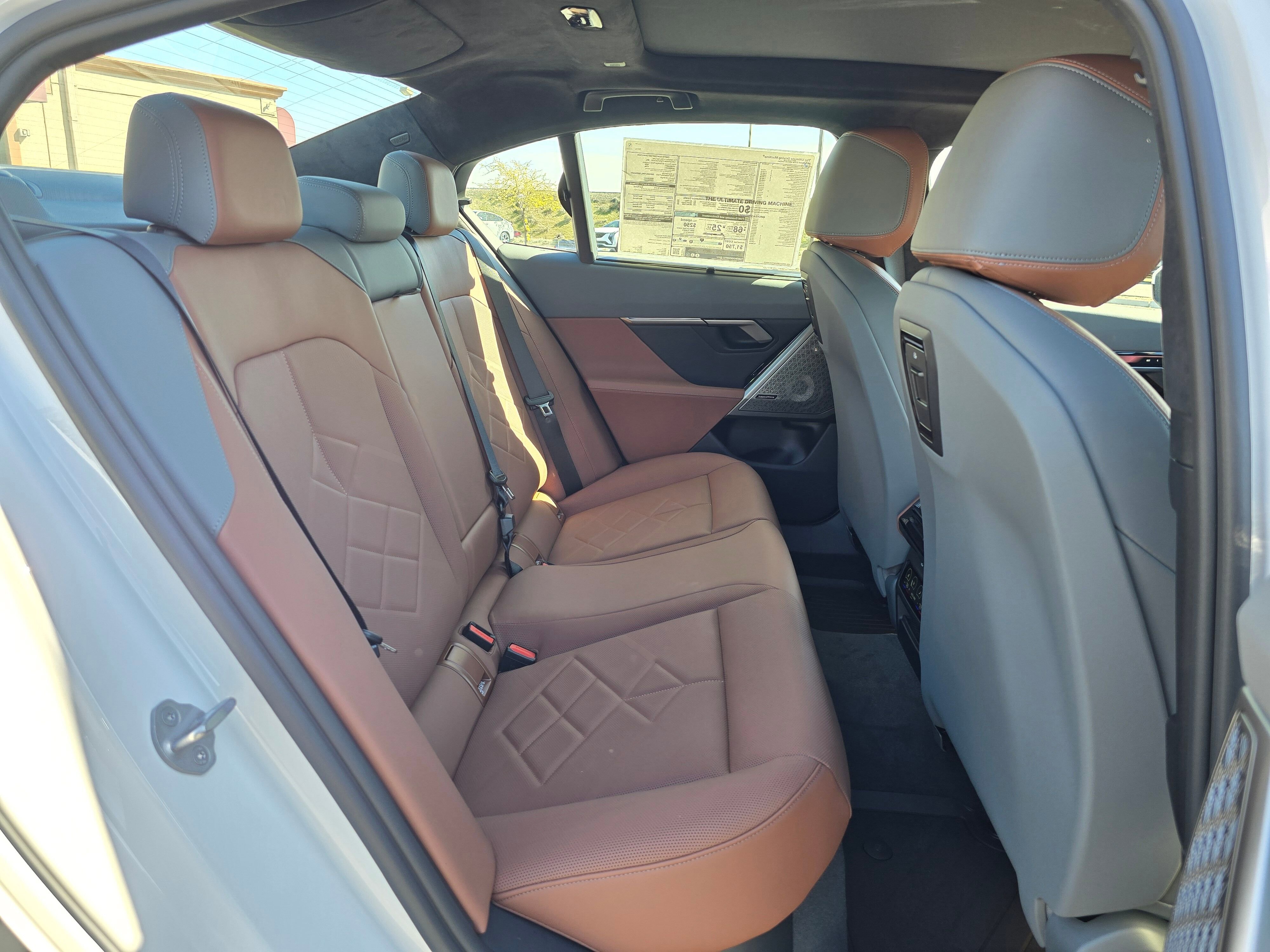 2026 BMW 5 Series 550e - Photo 44