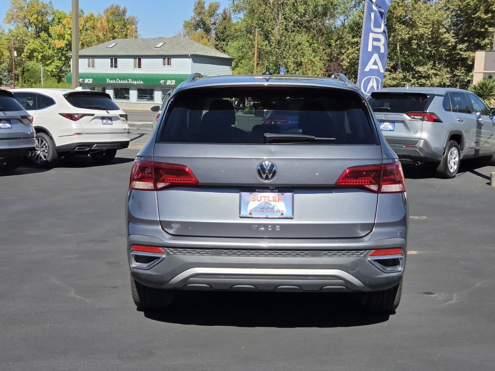 Used 2024  Volkswagen SE image 6