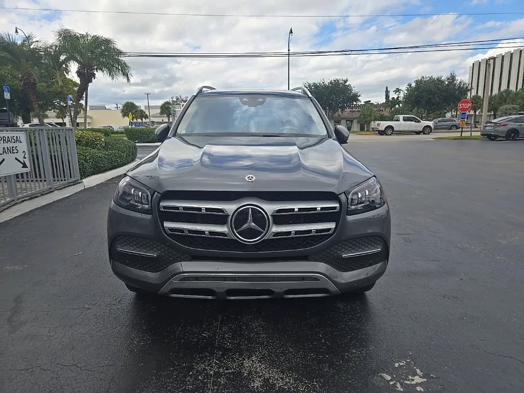 Used 2022  Mercedes-Benz GLS 450 image 2