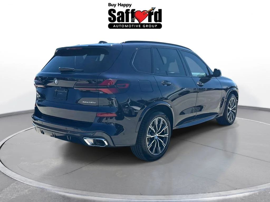 Used 2025 Black BMW xDrive50e image 9