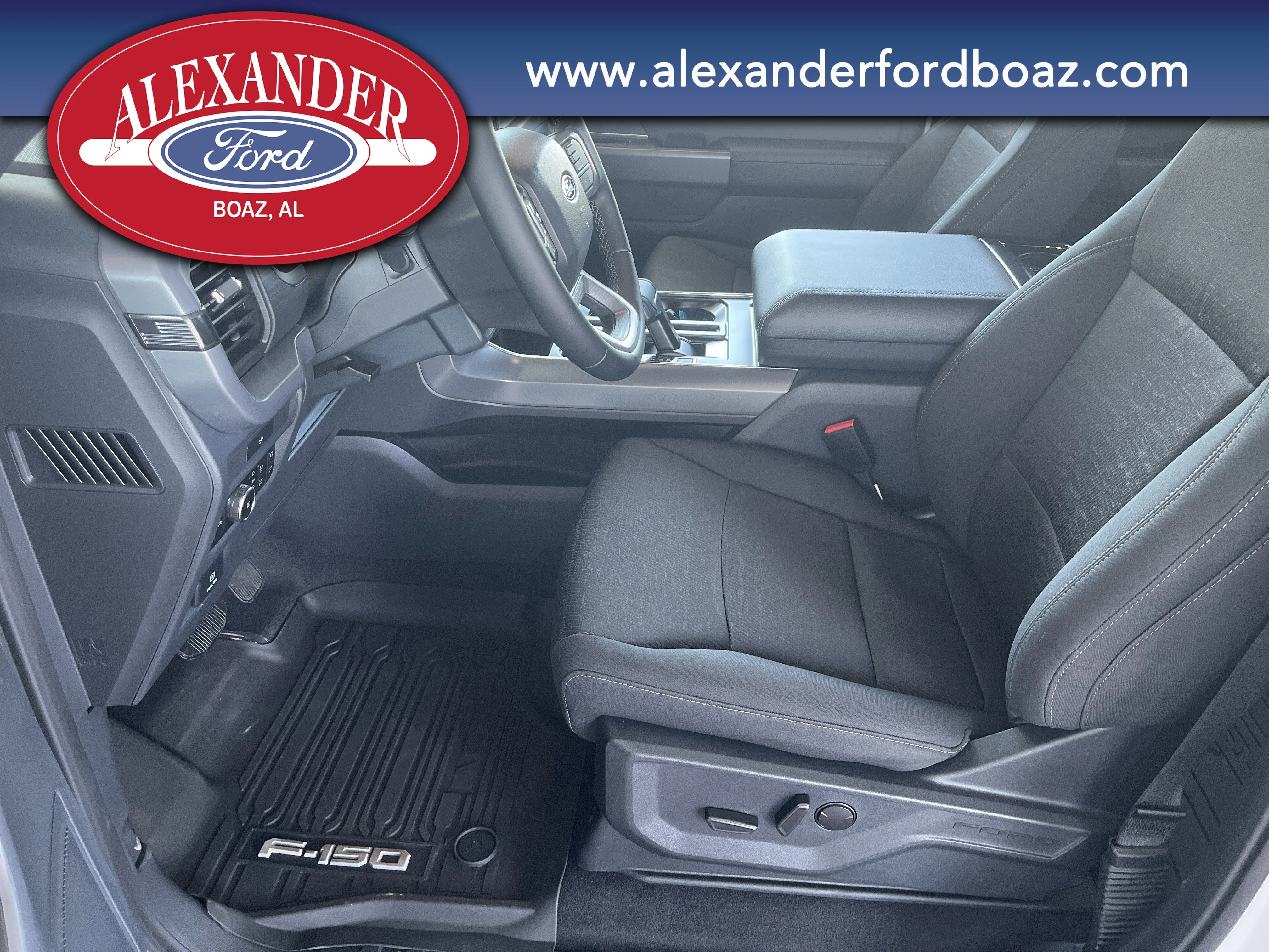 New 2026 Oxford White Ford XLT image 13