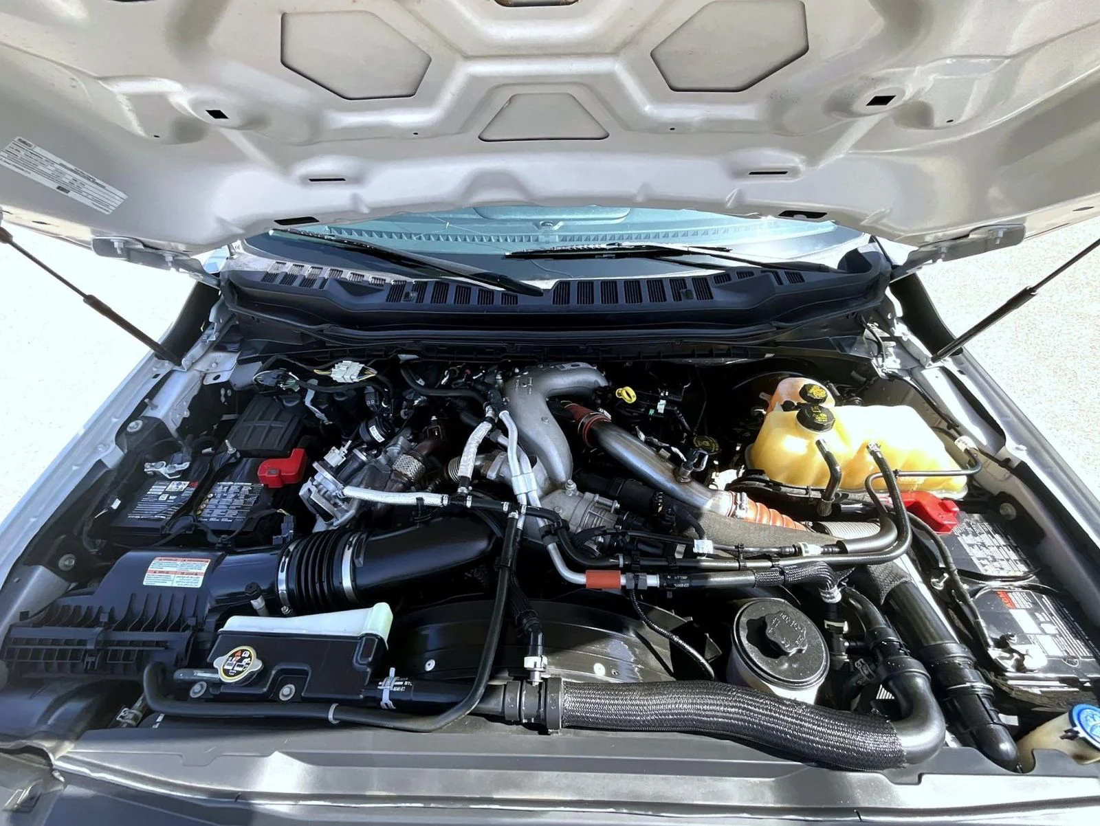 Used 2023 Silver Ford Lariat image 26