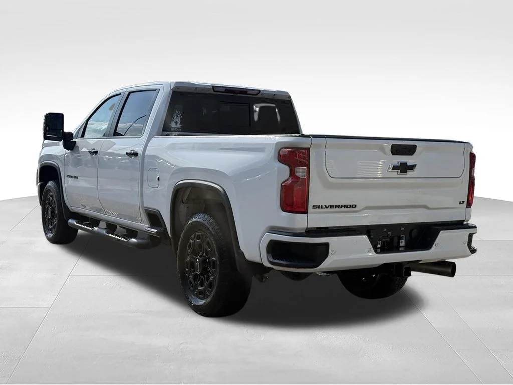 Used 2024 White Chevrolet LT image 3