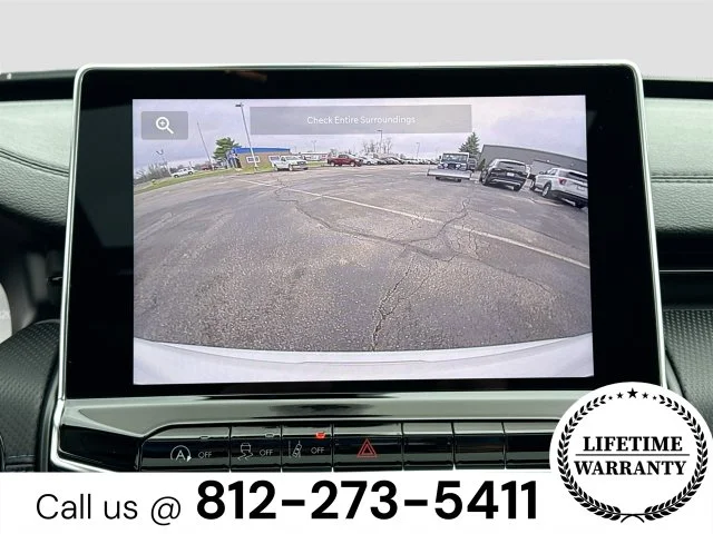New 2026 White Jeep Latitude image 13