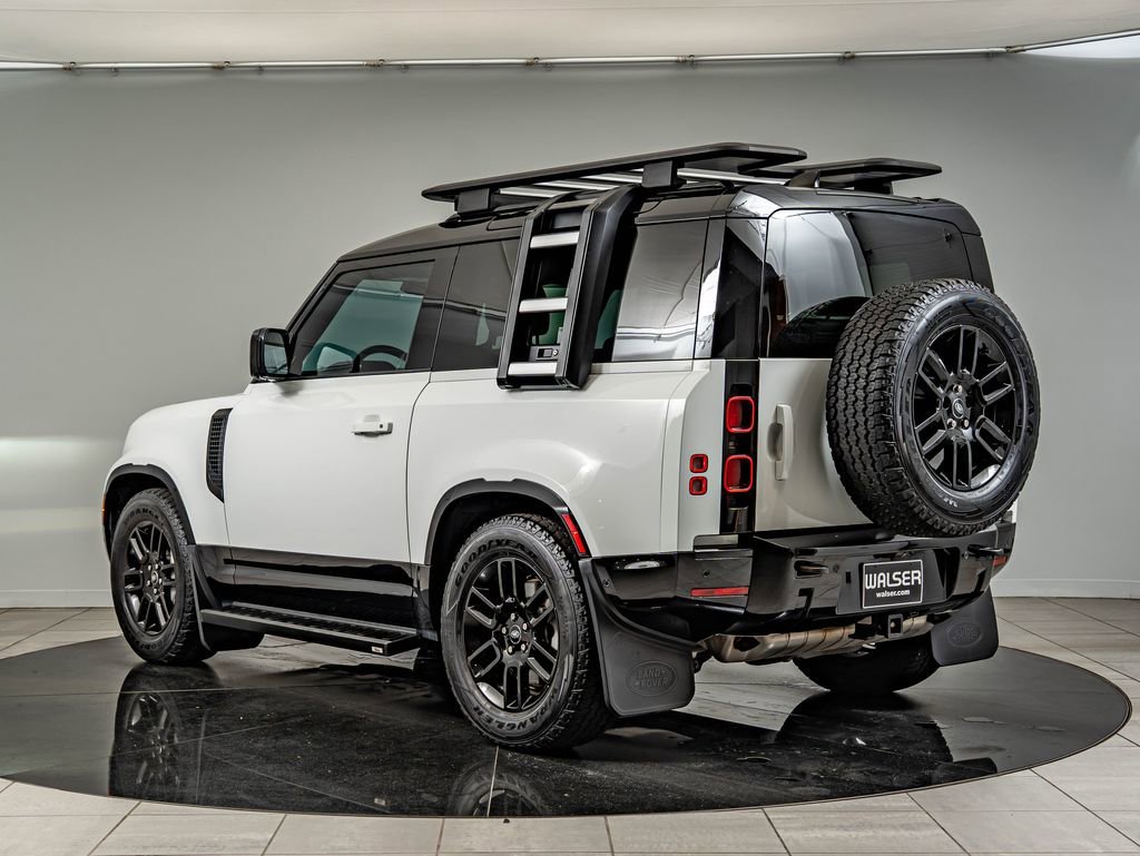 Used 2023 Fuji White Land Rover X-Dynamic SE image 7