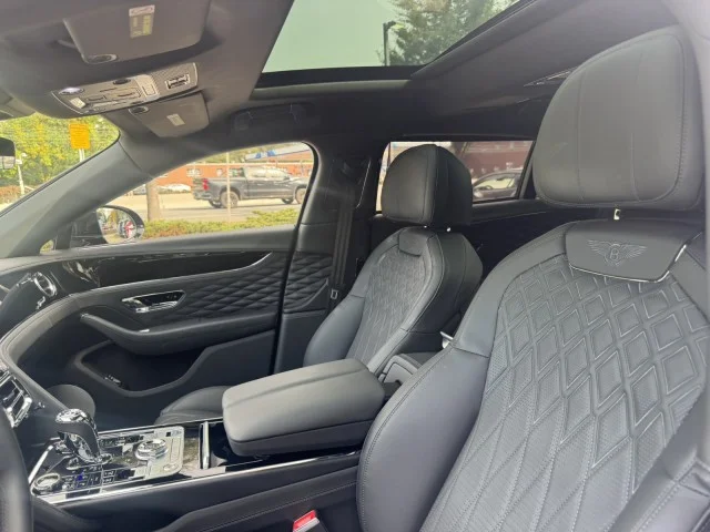 Used 2023 Black Sapphire Metallic Bentley Speed image 23