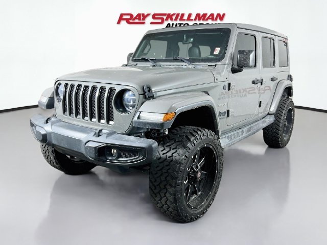 Used 2019 Gray Jeep Unlimited Sahara image 3