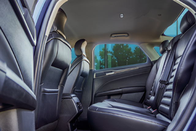 Used 2019 Blue Ford SEL image 34