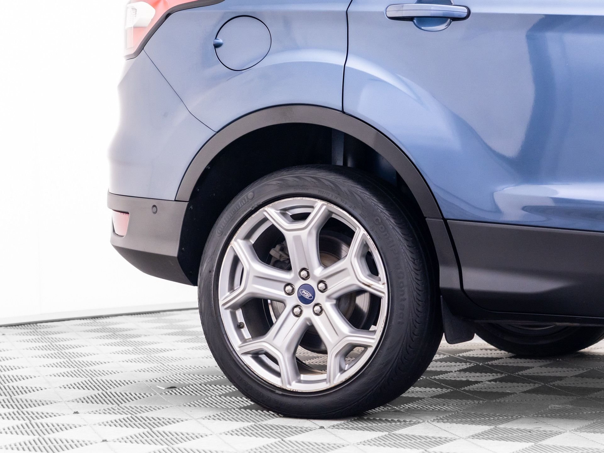 Used 2018 Blue Ford Titanium image 36