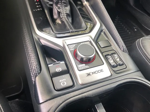 Used 2019 Crystal White Pearl Subaru Limited image 31