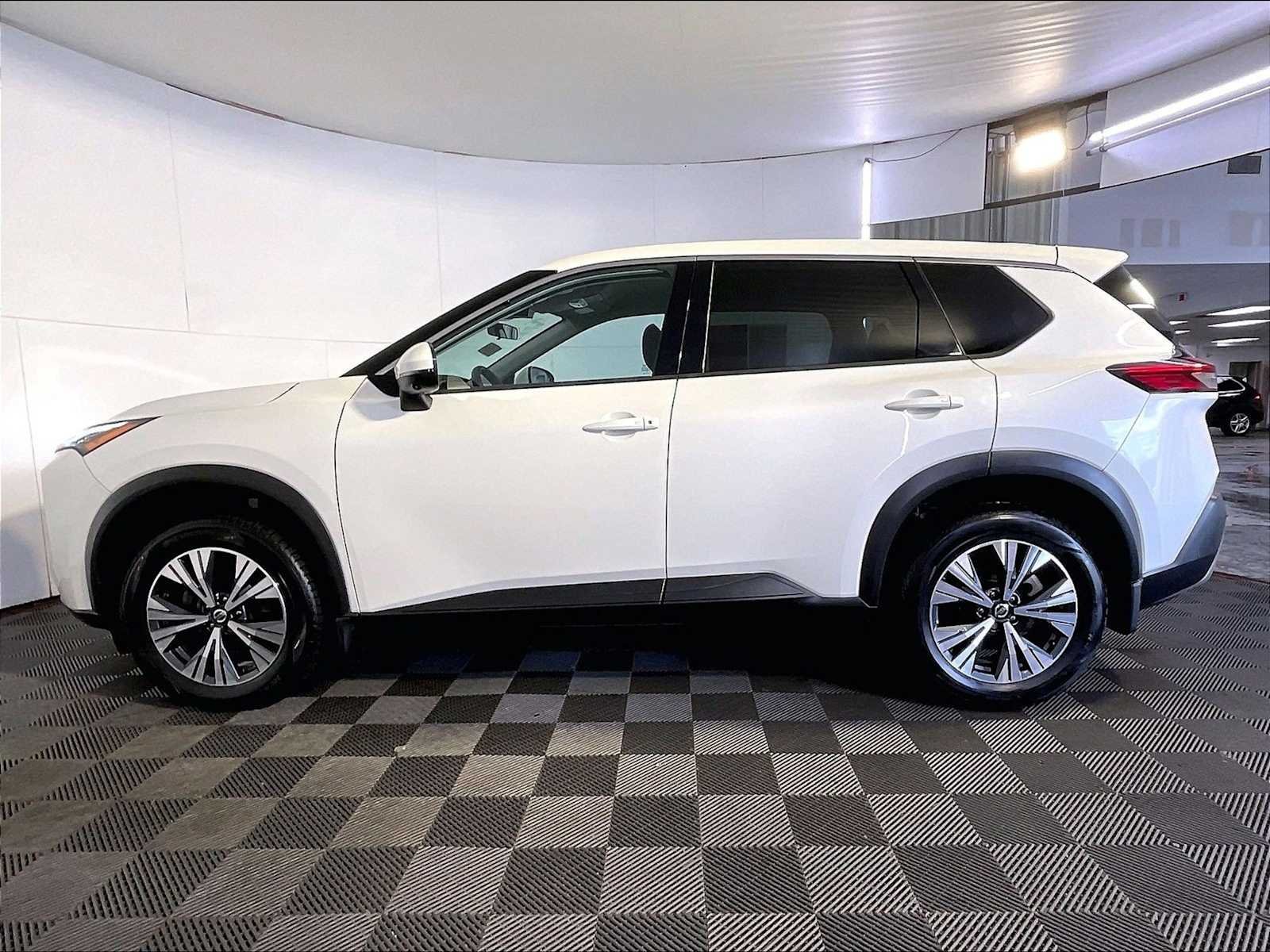 Used 2021 Pearl White Tricoat Nissan SV image 2