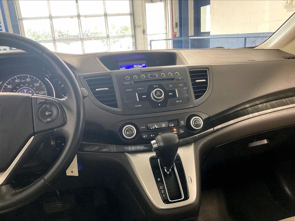 Used 2013 White Honda EX-L image 18