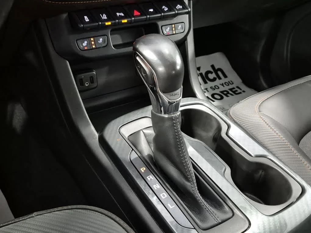 Used 2022 Onyx Black GMC 4WD AT4 w/Cloth image 12