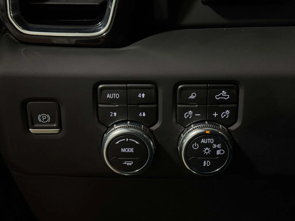 Used 2023 Onyx Black GMC Denali image 20