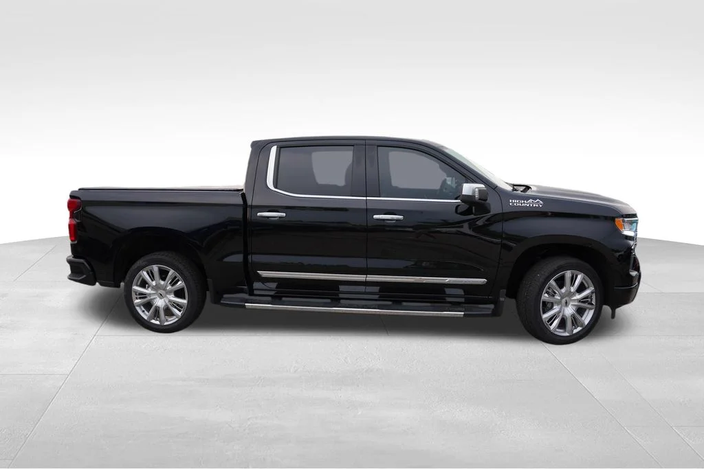 Used 2024 Black Chevrolet High Country image 2