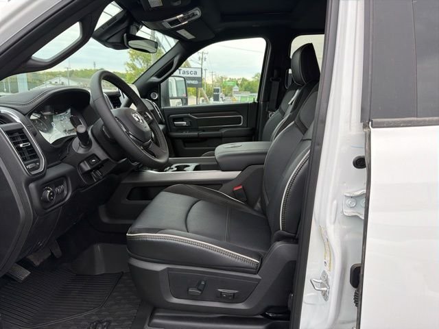 New 2026 Bright White Clear-Coat Exterior Paint RAM Laramie image 14