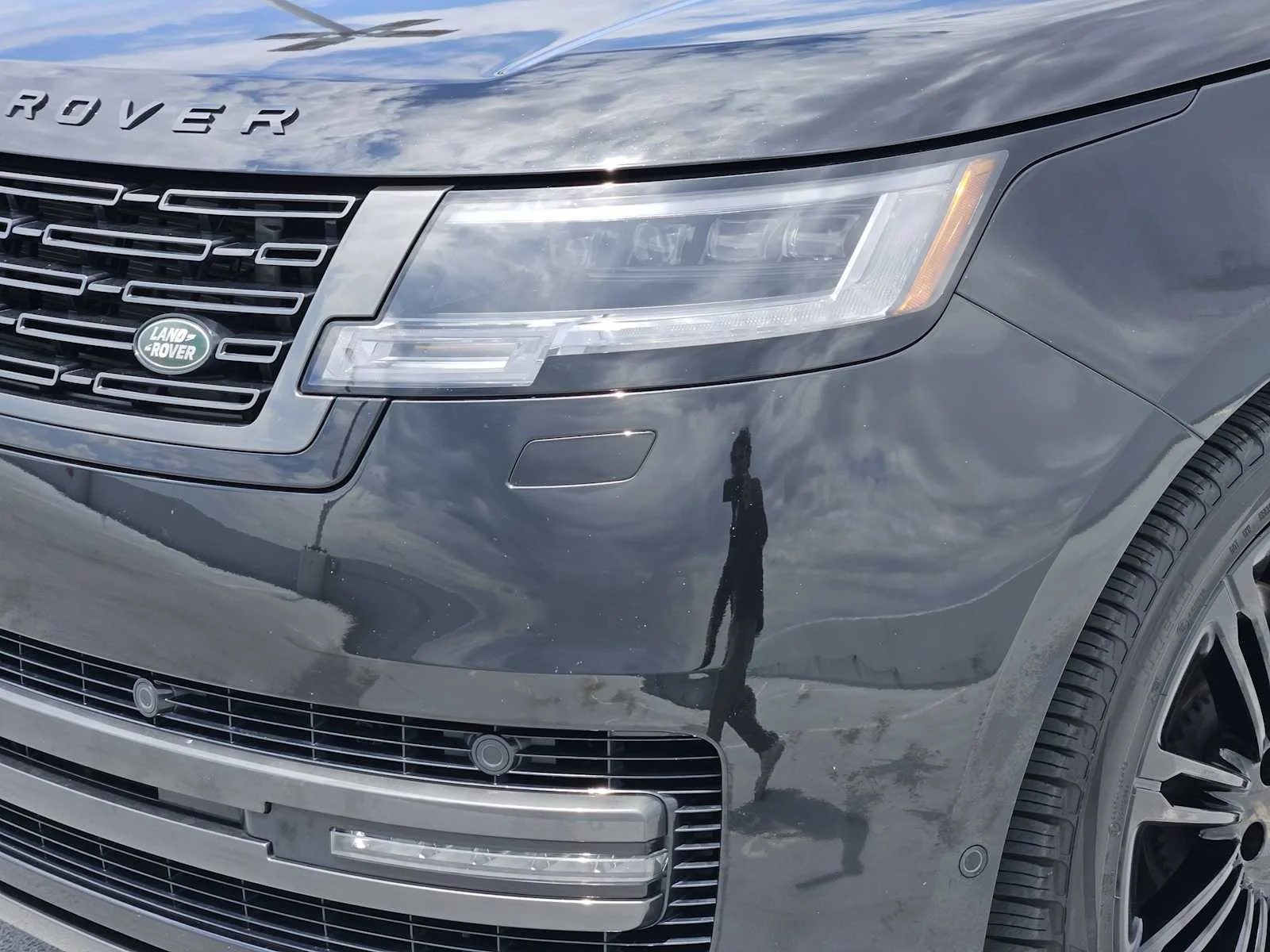 Certified Used 2024 Santorini Black Metallic Land Rover SE image 8