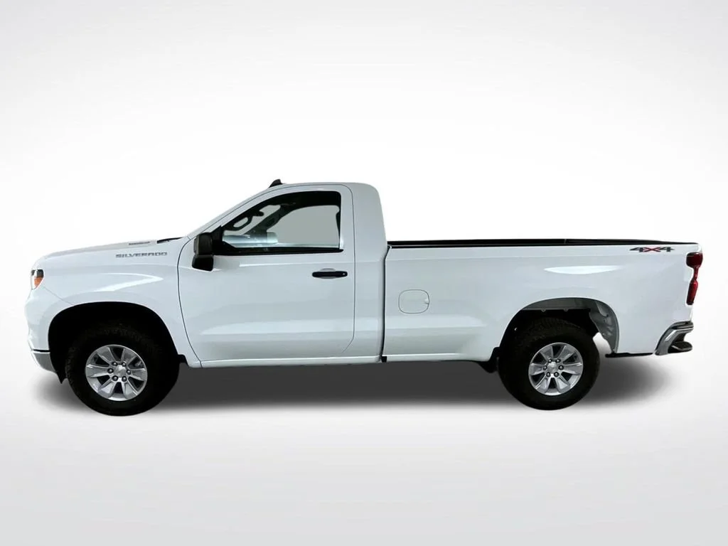 New 2026 Summit White Chevrolet WT image 10
