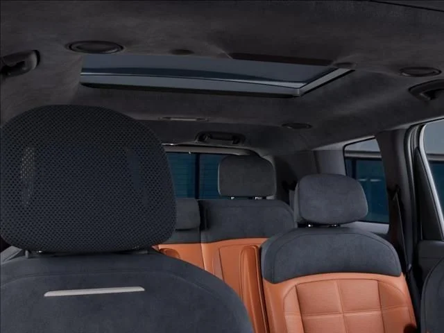 New 2027 White Kia SX-Prestige image 27