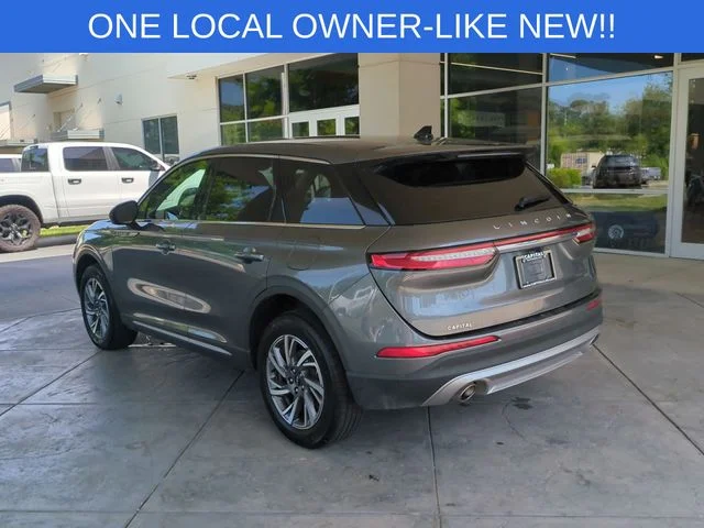 Used 2025 Gray Lincoln Premiere image 3